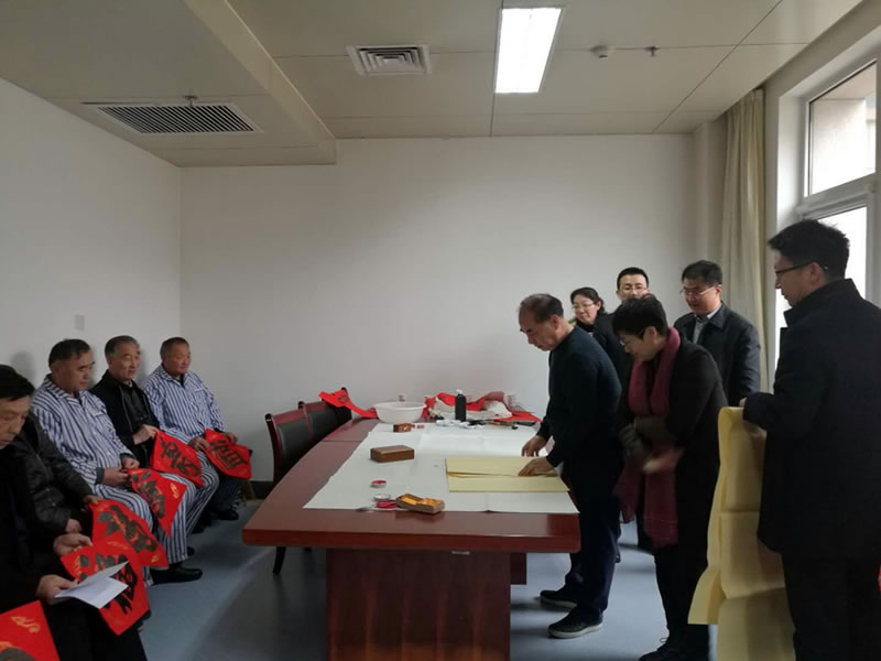 輕工供銷公司為榮軍老戰(zhàn)士新春送福