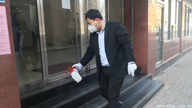 構(gòu)筑防線(xiàn)戰(zhàn)疫情 眾志成城迎挑戰(zhàn)