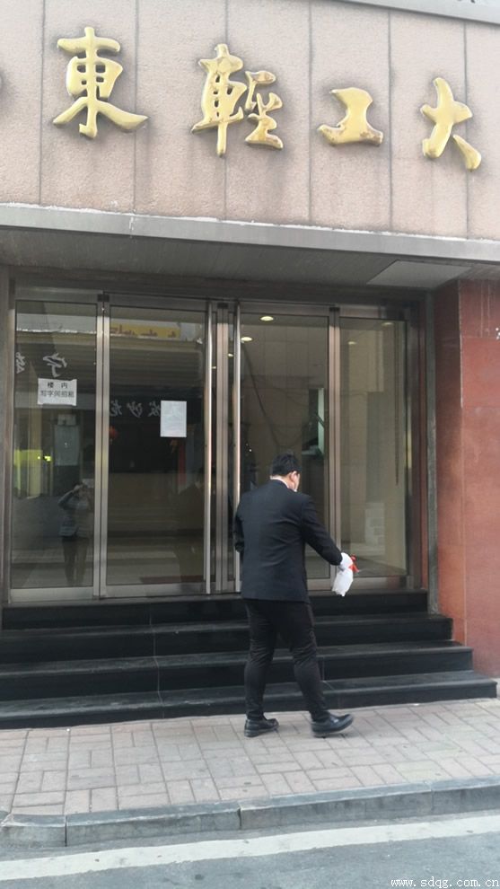 構(gòu)筑防線(xiàn)戰(zhàn)疫情 眾志成城迎挑戰(zhàn)