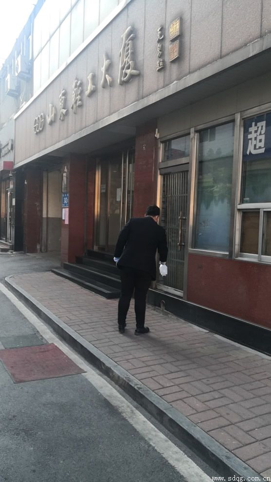 構(gòu)筑防線(xiàn)戰(zhàn)疫情 眾志成城迎挑戰(zhàn)