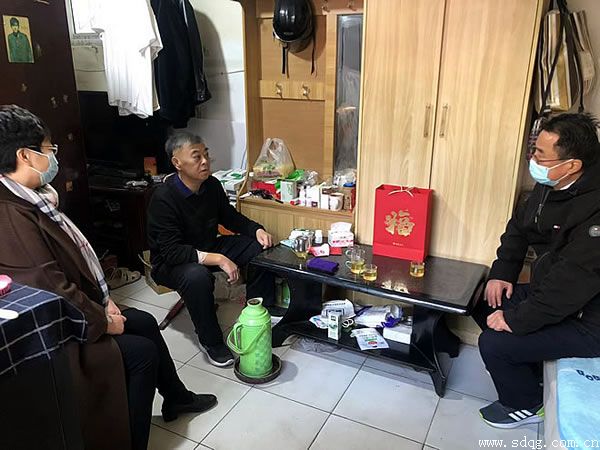 春節(jié)慰問祝福深，歲寒情濃暖人心