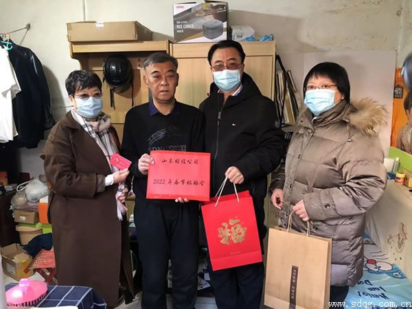 春節(jié)慰問祝福深，歲寒情濃暖人心