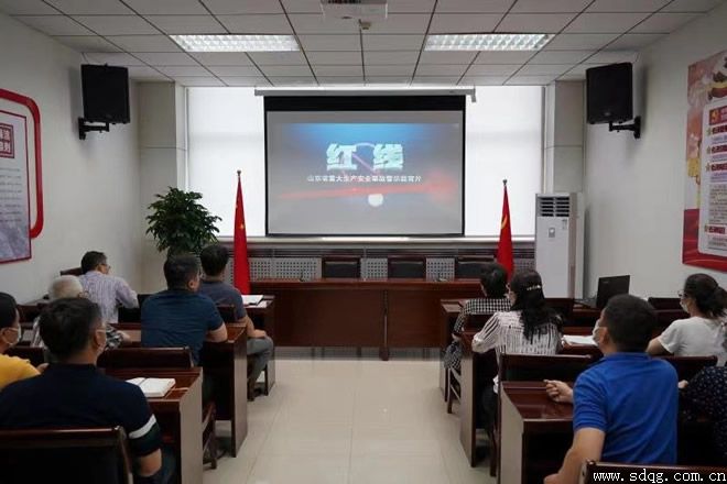 輕工供銷公司開展“一把手”講安全暨“安全生產(chǎn)月”宣傳活動