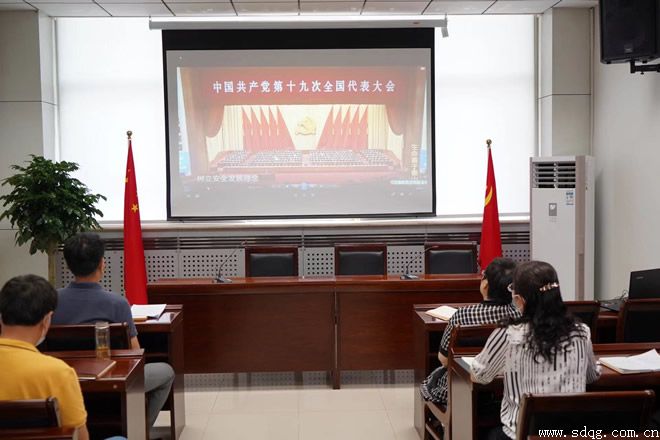 輕工供銷公司開展“一把手”講安全暨“安全生產(chǎn)月”宣傳活動