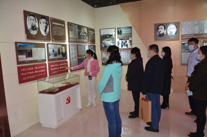 輕工供銷公司組織“尋訪百年光輝足跡、傳承紅色基因”活動