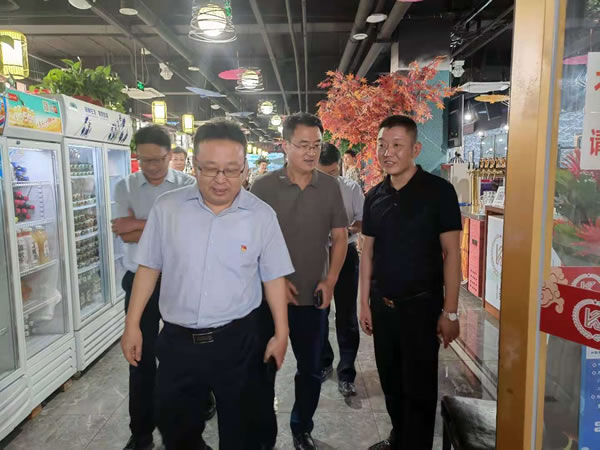 山東國(guó)投公司黨委委員、副總裁李欣勝到輕工供銷(xiāo)公司第二黨支部進(jìn)行調(diào)研