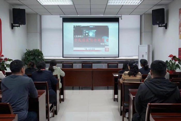 輕工供銷公司組織開展“全民國家安全教育日”宣傳活動