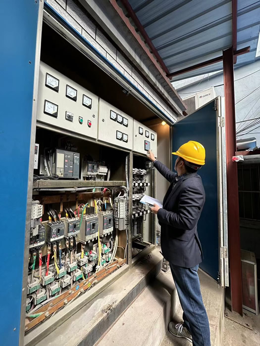 在崗1分鐘，責(zé)任60秒 ——致敬輕工供銷最美勞動者