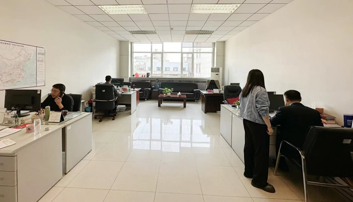 在崗1分鐘，責(zé)任60秒 ——致敬輕工供銷最美勞動者