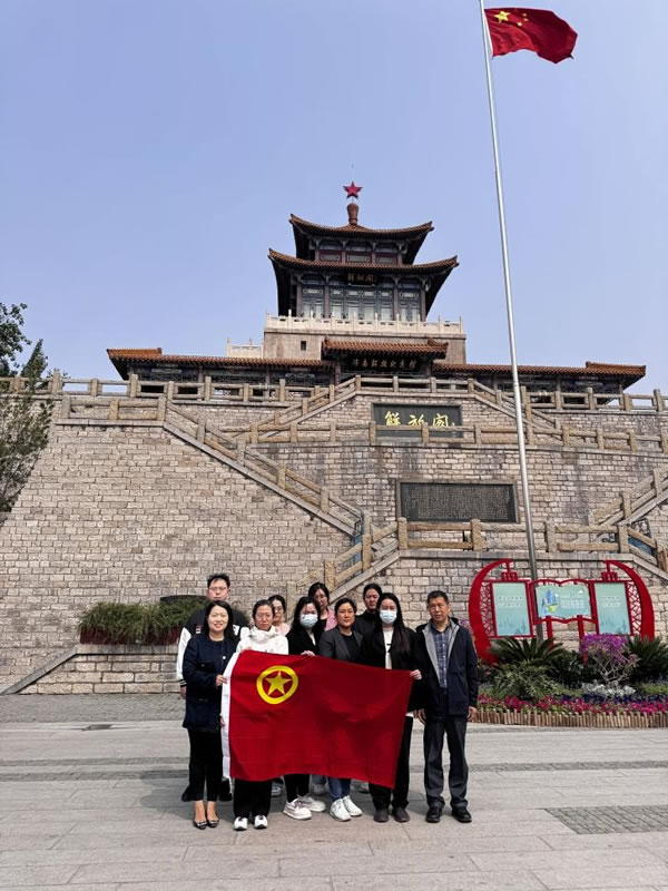 輕工供銷(xiāo)公司組織開(kāi)展“矢志不渝跟黨走，激揚(yáng)青春擔(dān)使命”“五四”青年節(jié)活動(dòng)