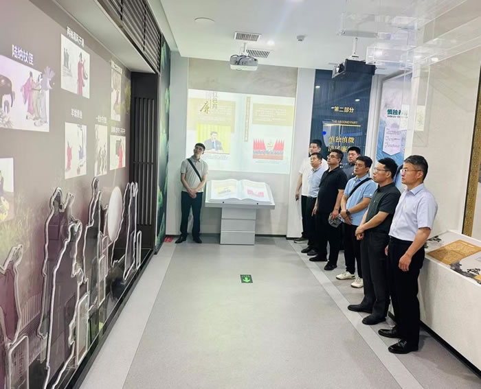 輕工供銷公司組織開展“廉潔鑄魂 清風(fēng)筑企”廉潔警示教育活動