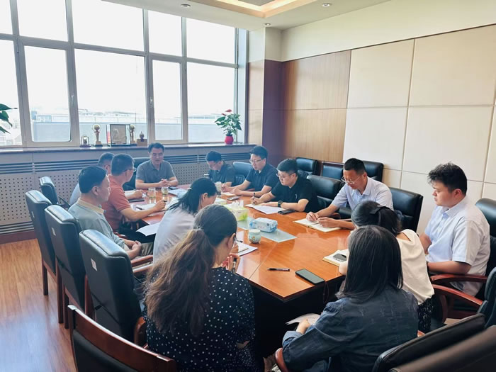 輕工供銷公司召開經(jīng)營活動分析研討會