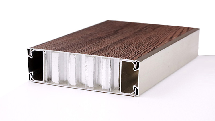 鋁蜂窩板有哪些優(yōu)勢？